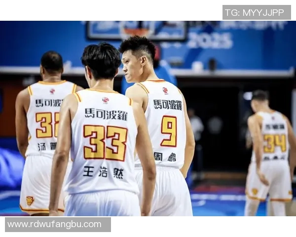 深圳篮球队在全国锦标赛积分榜上以51分稳居第一名展现强劲实力